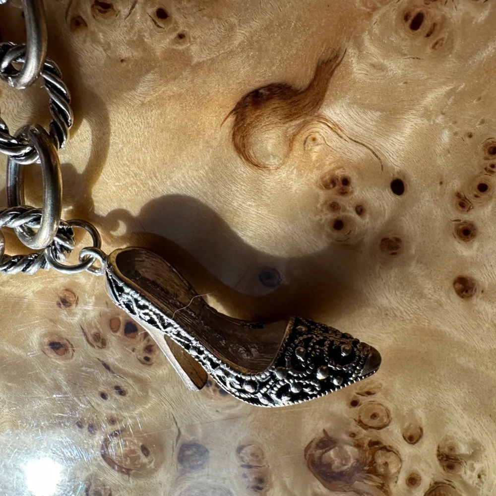 N/A ornate chunky